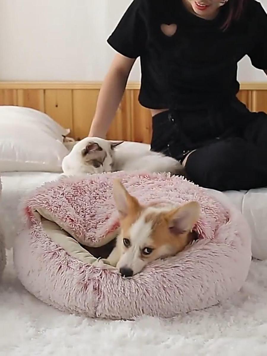 Fluffy Cat Cave Bed – Warm Plush Winter House